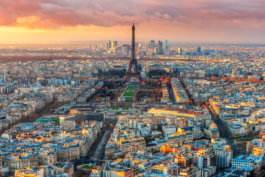 Eiffel Tower: Iconic Paris landmark gets a mini-twin - BBC Newsround